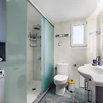 Ninemia 1 * Skopelos stad